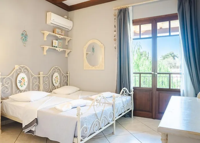 Kefalonia - Charming 3 Bedroom Gardenia *