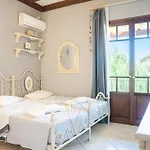 Kefalonia - Charming 3 Bedroom Gardenia *