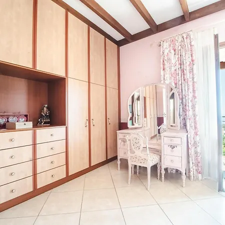 Kefalonia - Charming 3 Bedroom Gardenia *