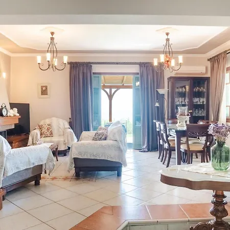 Villa Kefalonia - Charming 3 Bedroom Gardenia