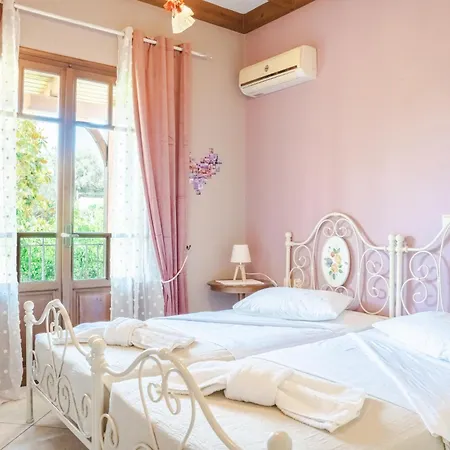 Villa Kefalonia - Charming 3 Bedroom Gardenia *