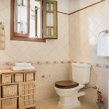 Villa Kefalonia - Charming 3 Bedroom Gardenia *