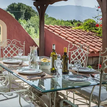 Villa Kefalonia - Charming 3 Bedroom Gardenia *