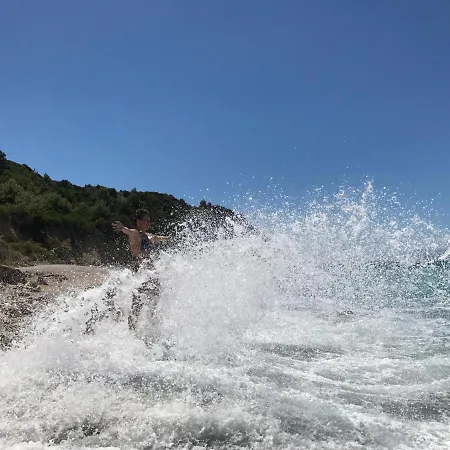 Kefalonia - Charming 3 Bedroom Gardenia Σπαρτιά