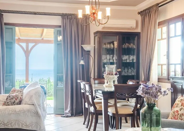 Kefalonia - Charming 3 Bedroom Gardenia