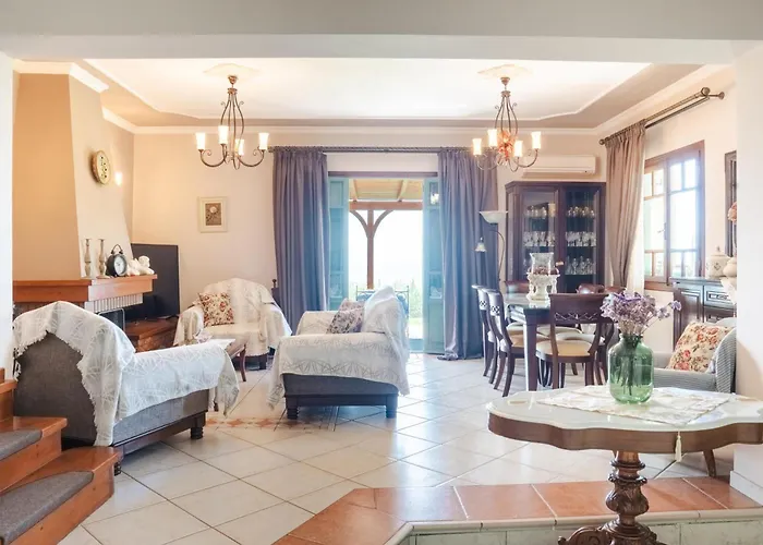 Villa Kefalonia - Charming 3 Bedroom Gardenia