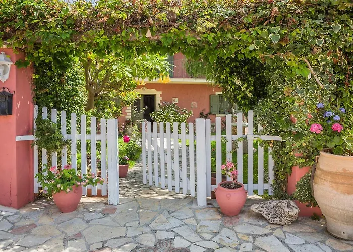 Kefalonia - Charming 3 Bedroom Gardenia *